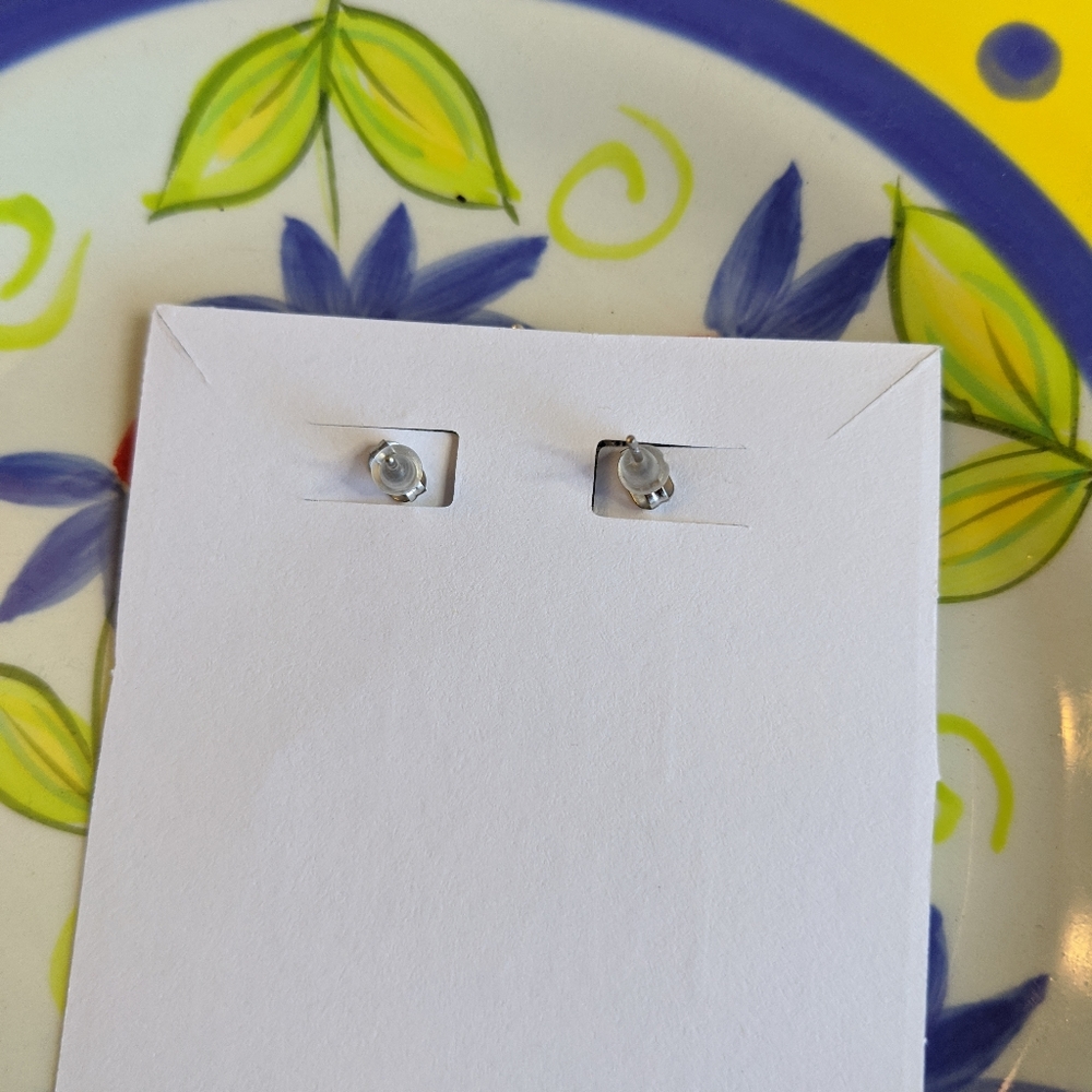 Earrings - Picture 2 of 4
